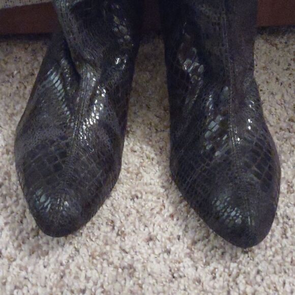 Women's size 8 1/2 Animal‎ print knee high boot 3 1/2 inch heel blue gray - Picture 2 of 11